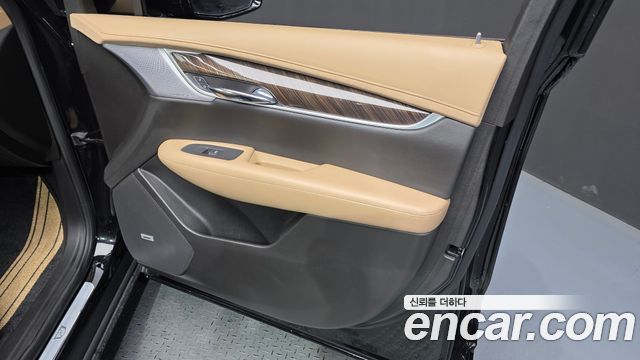 Cadillac XT6 3.6 Sport 2023 — фото 24