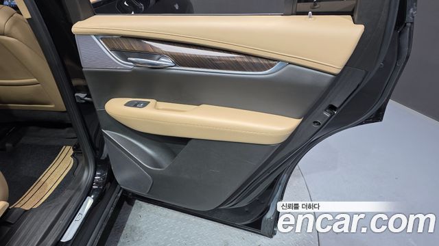 Cadillac XT6 3.6 Sport 2023 — фото 25