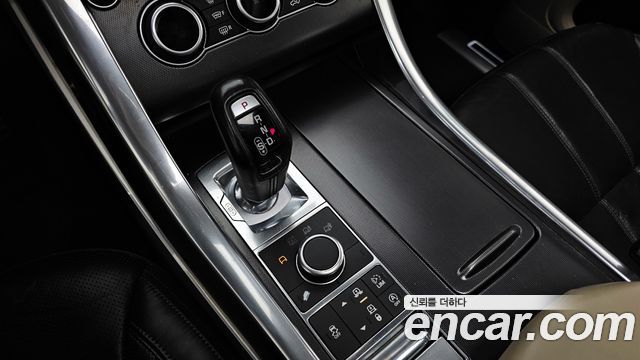 Land Rover Range Rover Sport (II) 3.0 SDV6 HSE Dynamic 2017 — фото 9