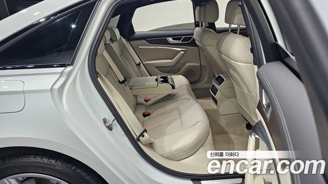 Audi A6 (C8) 45 TFSI Premium 2025 — фото 12