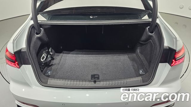 Audi A6 (C8) 45 TFSI Premium 2025 — фото 19