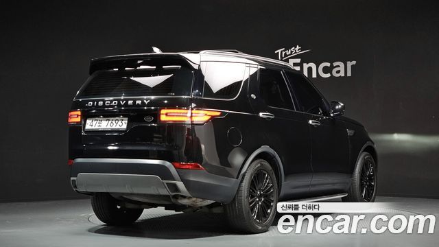 Land Rover Discovery 5 2.0 SD4 SE 2018 — фото 2