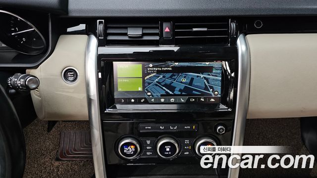 Land Rover Discovery 5 2.0 SD4 SE 2018 — фото 18