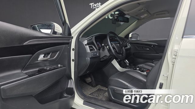 KG Mobility (SsangYong) Beautiful Korando Gasoline 1.5 2WD C5 Plus 2022 — фото 11