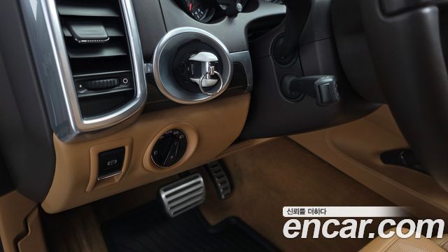 Porsche Cayenne 4.8 GTS 958 2013 — фото 14