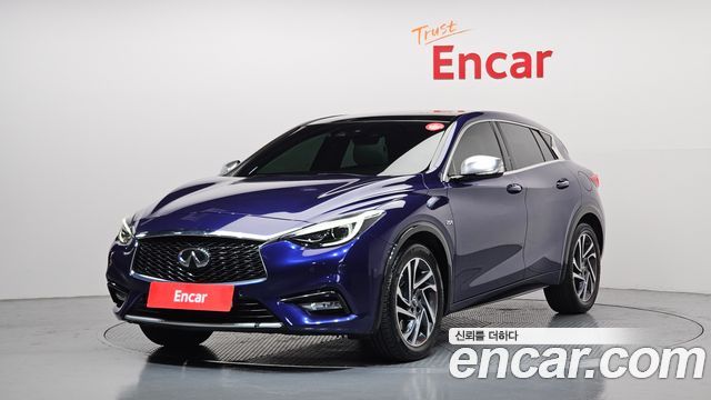 Infiniti Q30 2.0 Gallery White