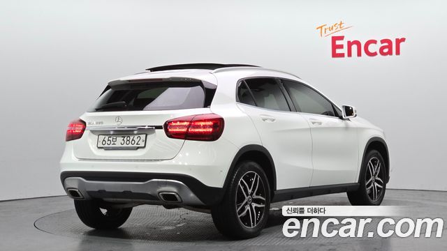 Mercedes-Benz GLA-Class (X156) GLA220 Premium 2019 — фото 2