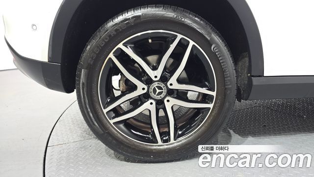 Mercedes-Benz GLA-Class (X156) GLA220 Premium 2019 — фото 5