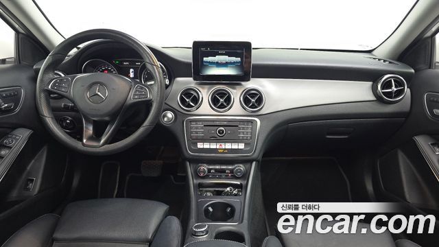 Mercedes-Benz GLA-Class (X156) GLA220 Premium 2019 — фото 7