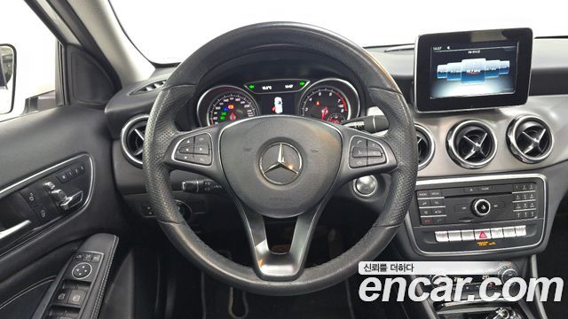 Mercedes-Benz GLA-Class (X156) GLA220 Premium 2019 — фото 13