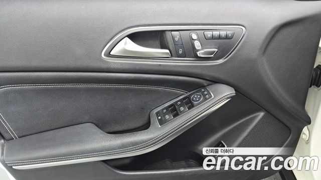 Mercedes-Benz GLA-Class (X156) GLA220 Premium 2019 — фото 24