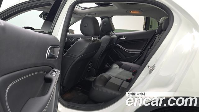 Mercedes-Benz GLA-Class (X156) GLA220 Premium 2019 — фото 30