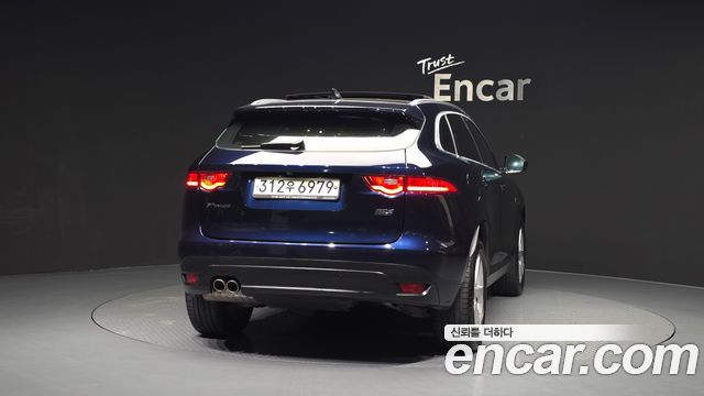 Jaguar F-PACE 20d Prestige 2020 — фото 4
