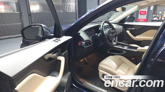Jaguar F-PACE 20d Prestige 2020 — фото 10
