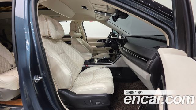 Kia Carnival (IV) Gasoline 9-seater Limousine(Special vehicle) 2021 — фото 10