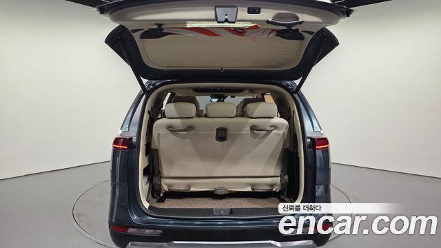 Kia Carnival (IV) Gasoline 9-seater Limousine(Special vehicle) 2021 — фото 20