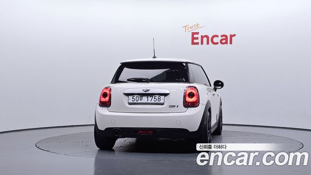 MINI Cooper Standard Third Generation 2014 — фото 4