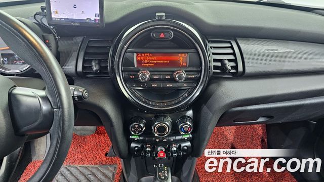 MINI Cooper Standard Third Generation 2014 — фото 14