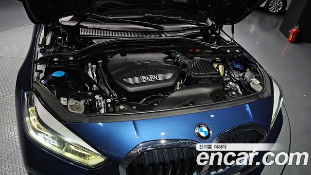 BMW 1 Series (F40) 118d Joy 2021 — фото 6