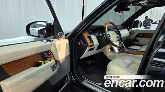 Land Rover Range Rover (IV) 4.4 SDV8 AB DIESEL 2018 — фото 10