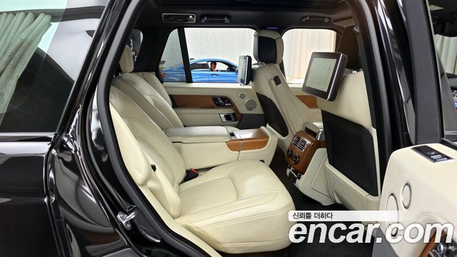 Land Rover Range Rover (IV) 4.4 SDV8 AB DIESEL 2018 — фото 12