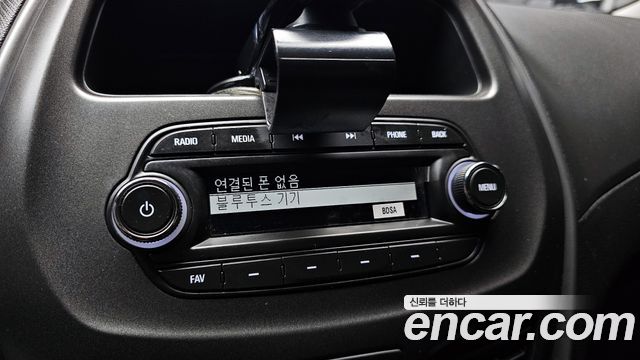 Chevrolet Spark LT 2019 — фото 16