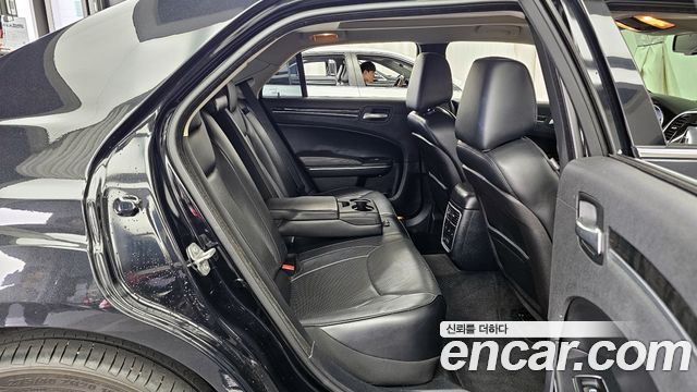 Chrysler 300C 3.6 2015 — фото 12