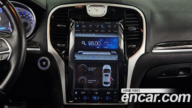 Chrysler 300C 3.6 2015 — фото 14