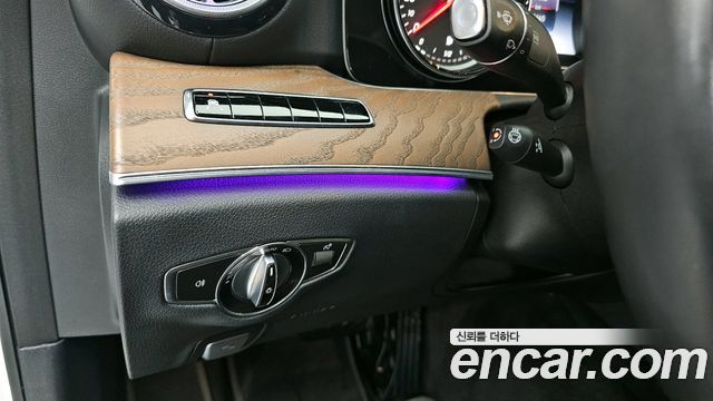 Mercedes-Benz E-Class (W213) E220d 4MATIC Exclusive 2020 — фото 15