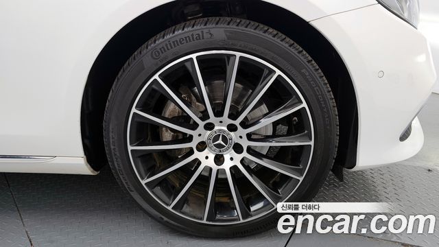 Mercedes-Benz E-Class (W213) E220d 4MATIC Exclusive 2020 — фото 21