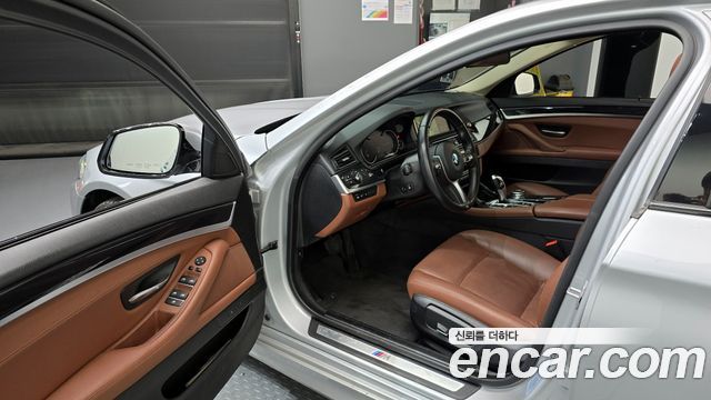 BMW 5 Series (F10) 520d xDrive M Aero Dynamic 2016 — фото 10