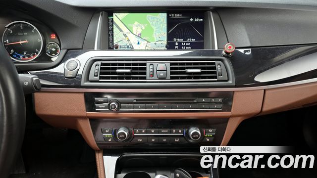 BMW 5 Series (F10) 520d xDrive M Aero Dynamic 2016 — фото 23