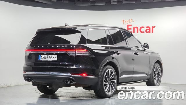 Lincoln Aviator (II) 3.0 Reserve  AWD 2022 — фото 2