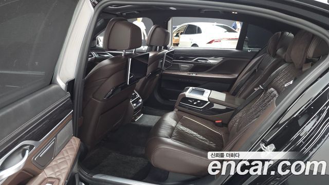 BMW 7 Series (G11) 740Li xDrive M Sport Package 2020 — фото 12
