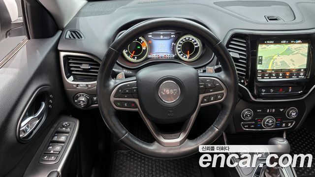 Jeep Cherokee (KL) 2.4 Limited AWD 2021 — фото 13