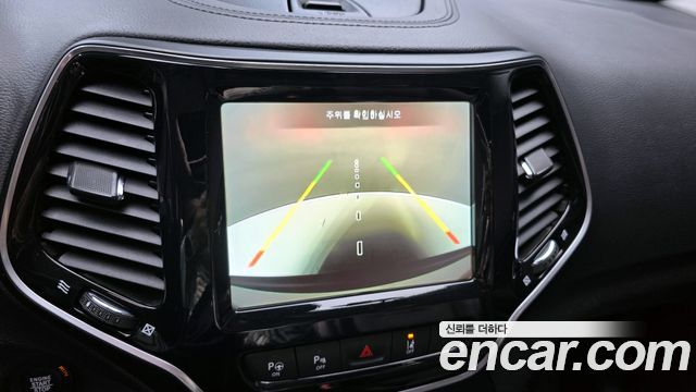 Jeep Cherokee (KL) 2.4 Limited AWD 2021 — фото 16