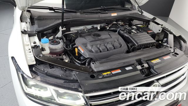 Volkswagen Tiguan Allspace 2.0 TSI Prestige 2023 — фото 6