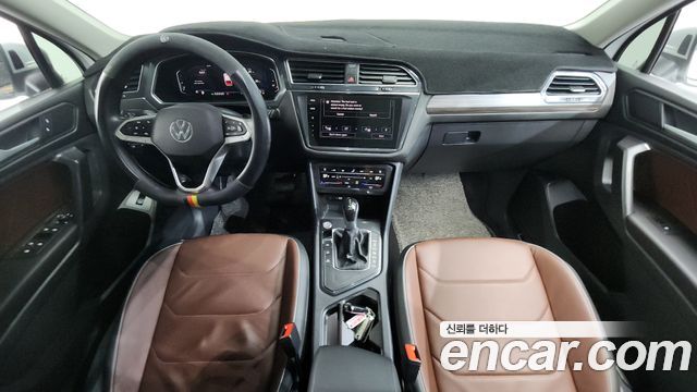 Volkswagen Tiguan Allspace 2.0 TSI Prestige 2023 — фото 7