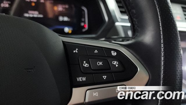 Volkswagen Tiguan Allspace 2.0 TSI Prestige 2023 — фото 18