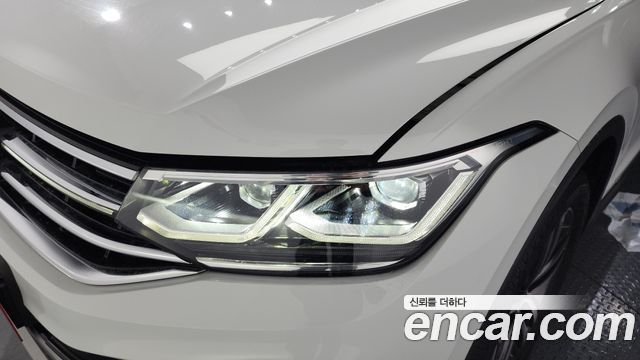 Volkswagen Tiguan Allspace 2.0 TSI Prestige 2023 — фото 22