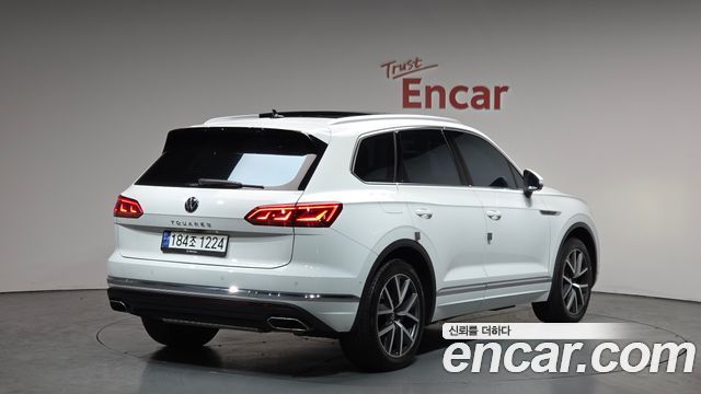 Volkswagen Touareg (III) 3.0 TDI Prestige 2023 — фото 2