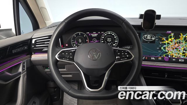 Volkswagen Touareg (III) 3.0 TDI Prestige 2023 — фото 13