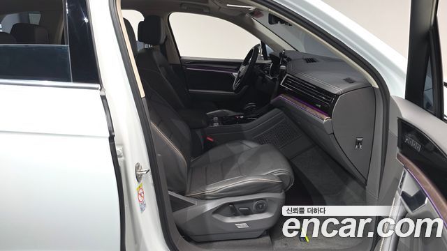 Volkswagen Touareg (III) 3.0 TDI Prestige 2023 — фото 26