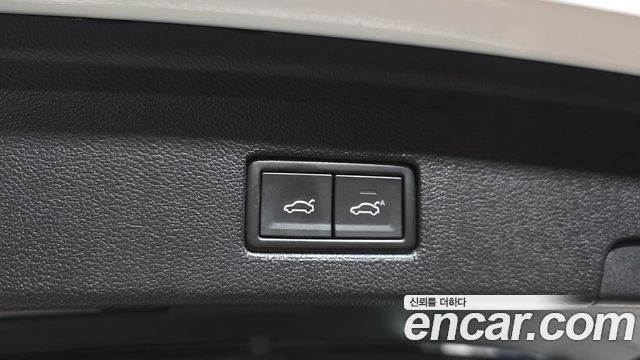 Volkswagen Touareg (III) 3.0 TDI Prestige 2023 — фото 31