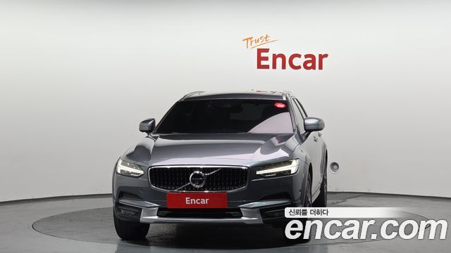 Volvo V90 Cross Country D5 PRO AWD 2018 — фото 3