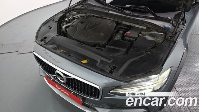 Volvo V90 Cross Country D5 PRO AWD 2018 — фото 6