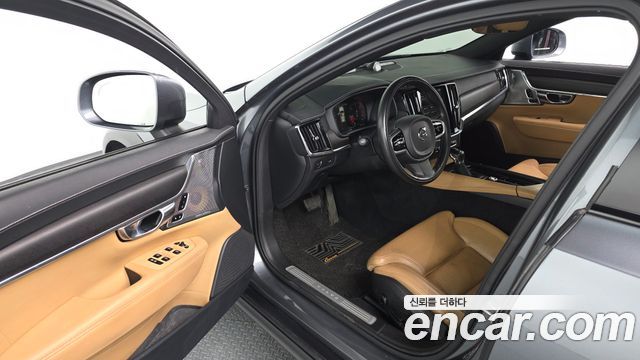 Volvo V90 Cross Country D5 PRO AWD 2018 — фото 10