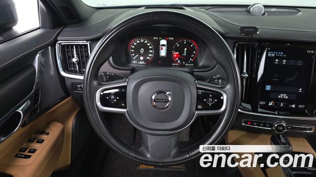 Volvo V90 Cross Country D5 PRO AWD 2018 — фото 18