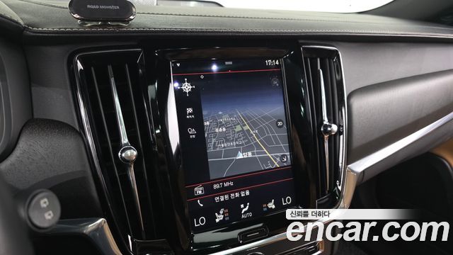 Volvo V90 Cross Country D5 PRO AWD 2018 — фото 19