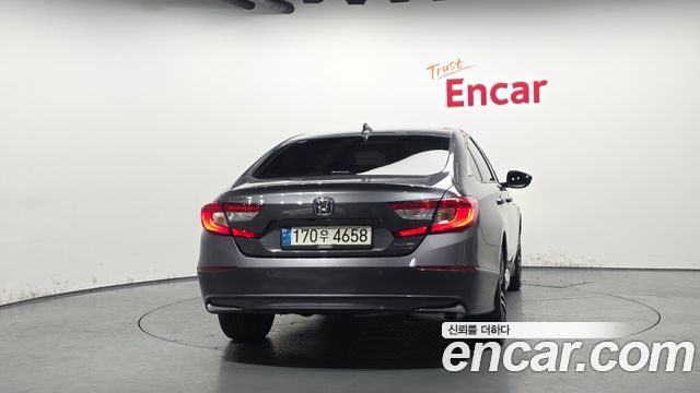 Honda Accord (X) 2.0 Hybrid Touring 2022 — фото 4